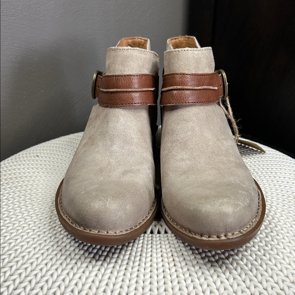 Born Katie Booties - Picture 2 of 10